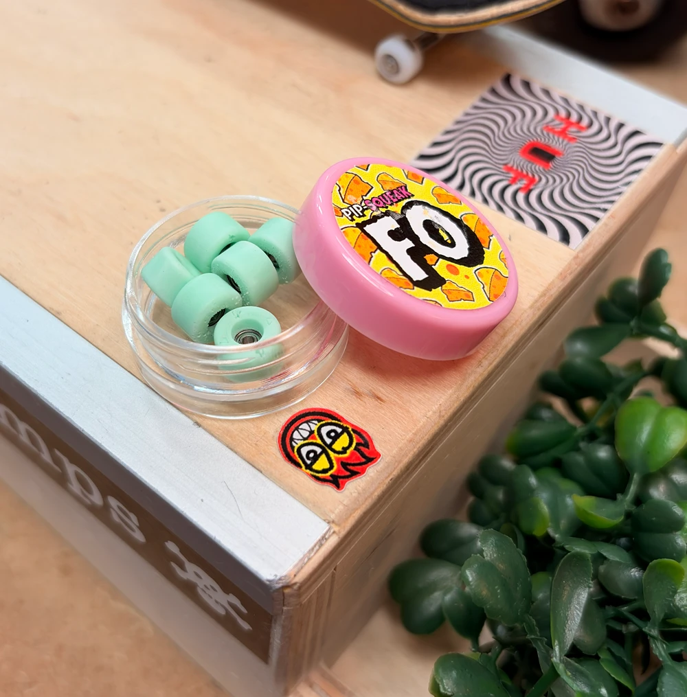 PipSqueak FO Fingerboard Wheels Mint 7.6 Wide