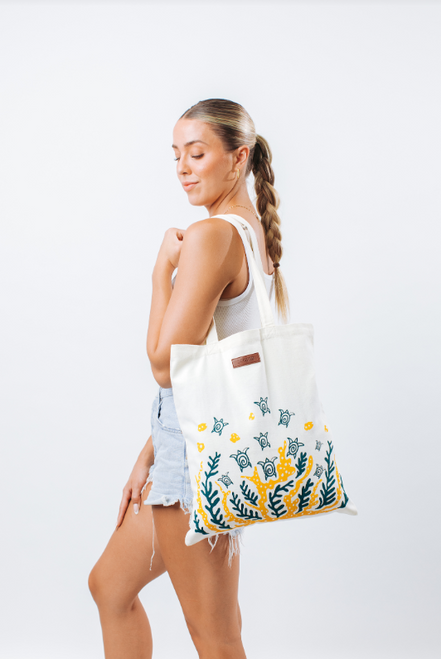 Sand Cloud Swimming Turtles Everyday Tote White OneSize
