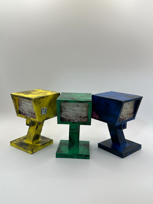 ZEGHEADS News Stand Fingerboard Obstacle Assorted Colors 3 inch ZEGHEADS News Stand Fingerboard Obstacle Assorted Colors 3 inch