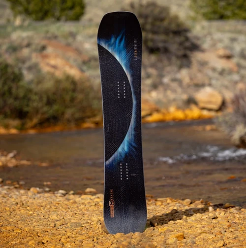 Never Summer Proto T3 Eclipse Snowboard 2627 Black Blue 161 Wide