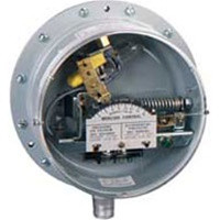 Dwyer PG-7000-153-P1 Gas pressure/differential pressure switch, 1-30" water