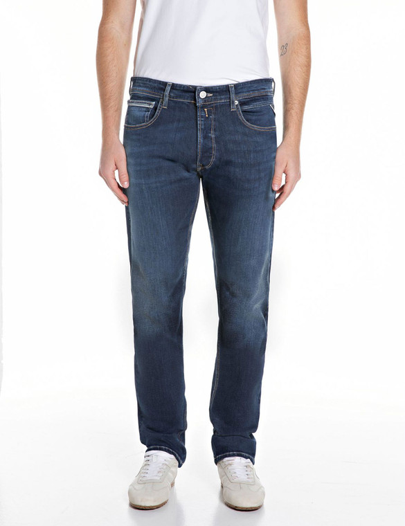 Front of Dark Blue Grover fit replay denims