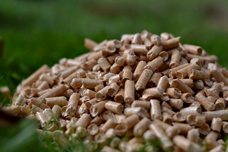 Lignetics - Premium Hardwood Wood Pellets