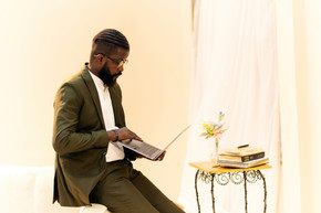 How to Maintain a Professional Beard: The Ultimate Guide for the Working Man