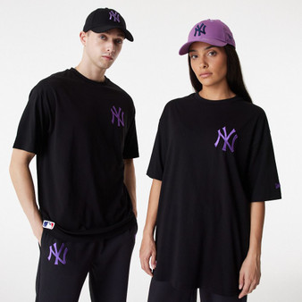 New Era Mens League Essential SS Crew Neck OS T-Shirt ~ New York Yankees black