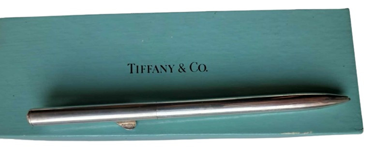 Tiffany & Co Vintage Elsa Peretti Teardrop Bean Sterling Silver