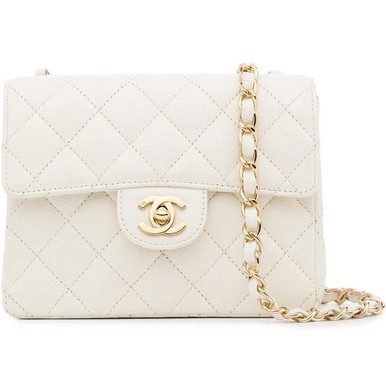 Pin by Shelly W. on Fashion Misc.  Chanel bag classic, Chanel clutch bag, Chanel  wallet