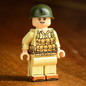 WWII US Marine Grenadier - Guadalcanal 1942 WWII US Marine Grenadier - Guadalcanal 1942