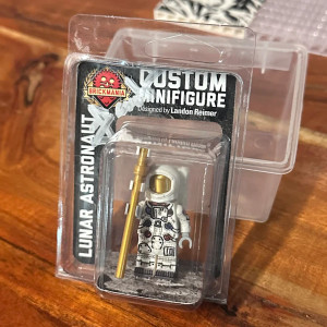 Brickmania Lunar Astronaut