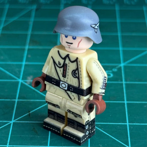 Brickmania HE 111H-16 Bomber Crewman - Incomplete