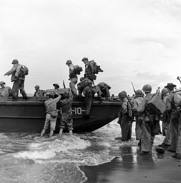 WWII US Marine Raider Squad - Guadalcanal 1943 WWII US Marine Raider Squad - Guadalcanal 1943