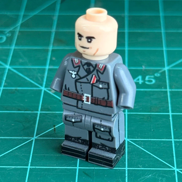 Brickmania WWII StuG Commander - Incomplete
