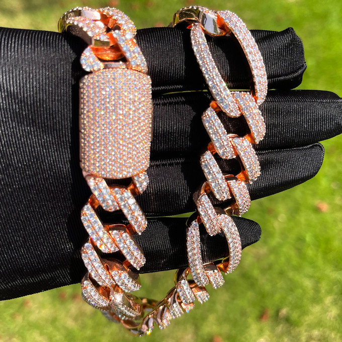 Why The Cubaro is a Must-Have: The Allure of the Cuban Link Figaro Mixed Prong Set with VVS Diamonds