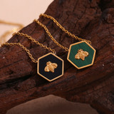 Stainless Steel 18 k Gold Busy Queen Bee Waterproof Chain Necklace Pendant 