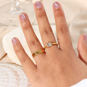 Women's Stainless Steel 18k Gold Waterproof Jewelry No Tarnish Zircon Settled Star Rings