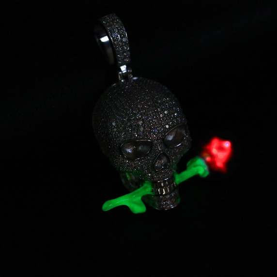 Original Design Genuine VVS Diamond Glowing Skull Biting Rose Hip Hop Pendant Chain Necklace