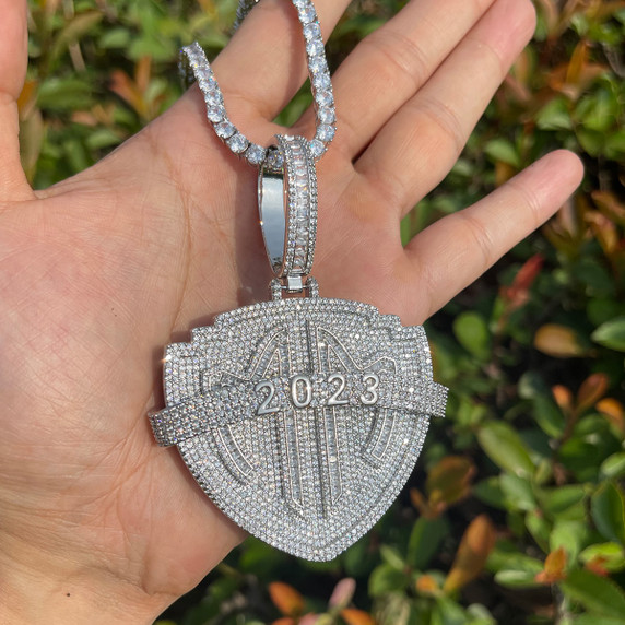 Mens Iced Blinged Out 2023 Shield Prong Set Hip hop Pendant Chain Necklace