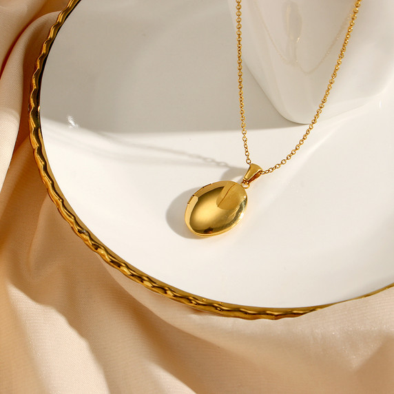 18k Gold Waterproof Picture Oval Photo Locket Memory Keepsake Stainless Steel Pendant Necklace