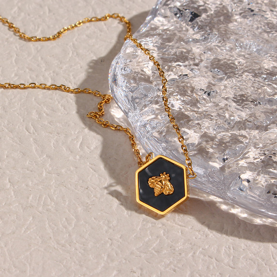 Stainless Steel 18 k Gold Busy Queen Bee Waterproof Chain Necklace Pendant 