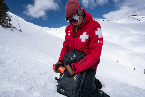 Emergency Bivvy w/ Rescue Whistle & Tinder Cord