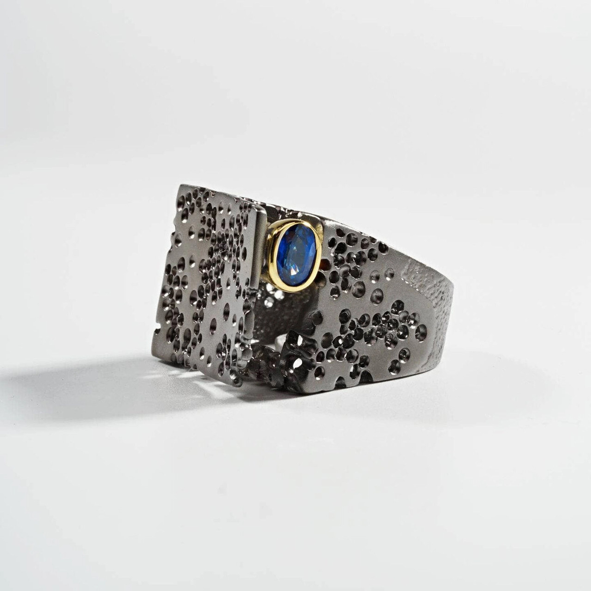 German Kabirski Bearna Blue Sapphire Ring 