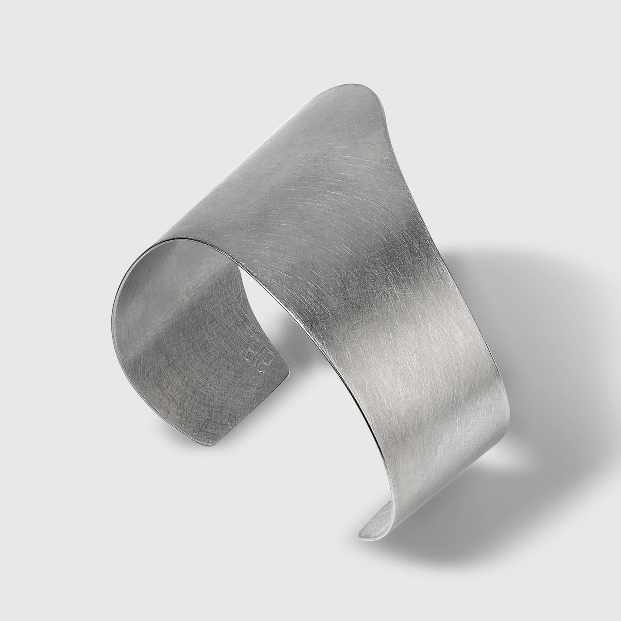 Mysterium Collection Amazon Cuff, Stainless Steel 