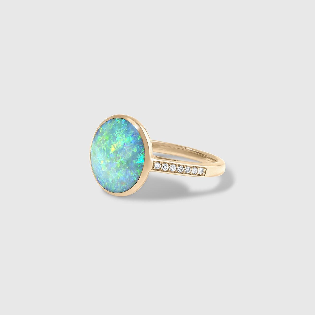 Round, High Grade, Five-Star ⭐️⭐️⭐️⭐️⭐️, Australian Opal Inlay Ring with Diamonds