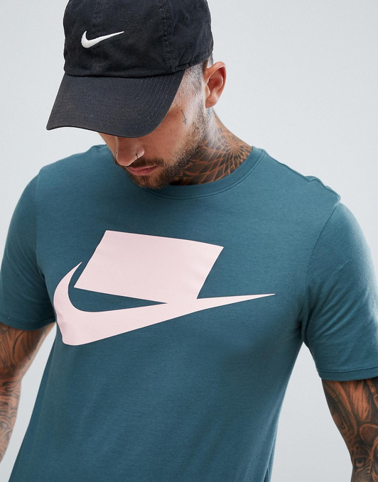 Nike NSW Logo T-Shirt In Green 927392-303