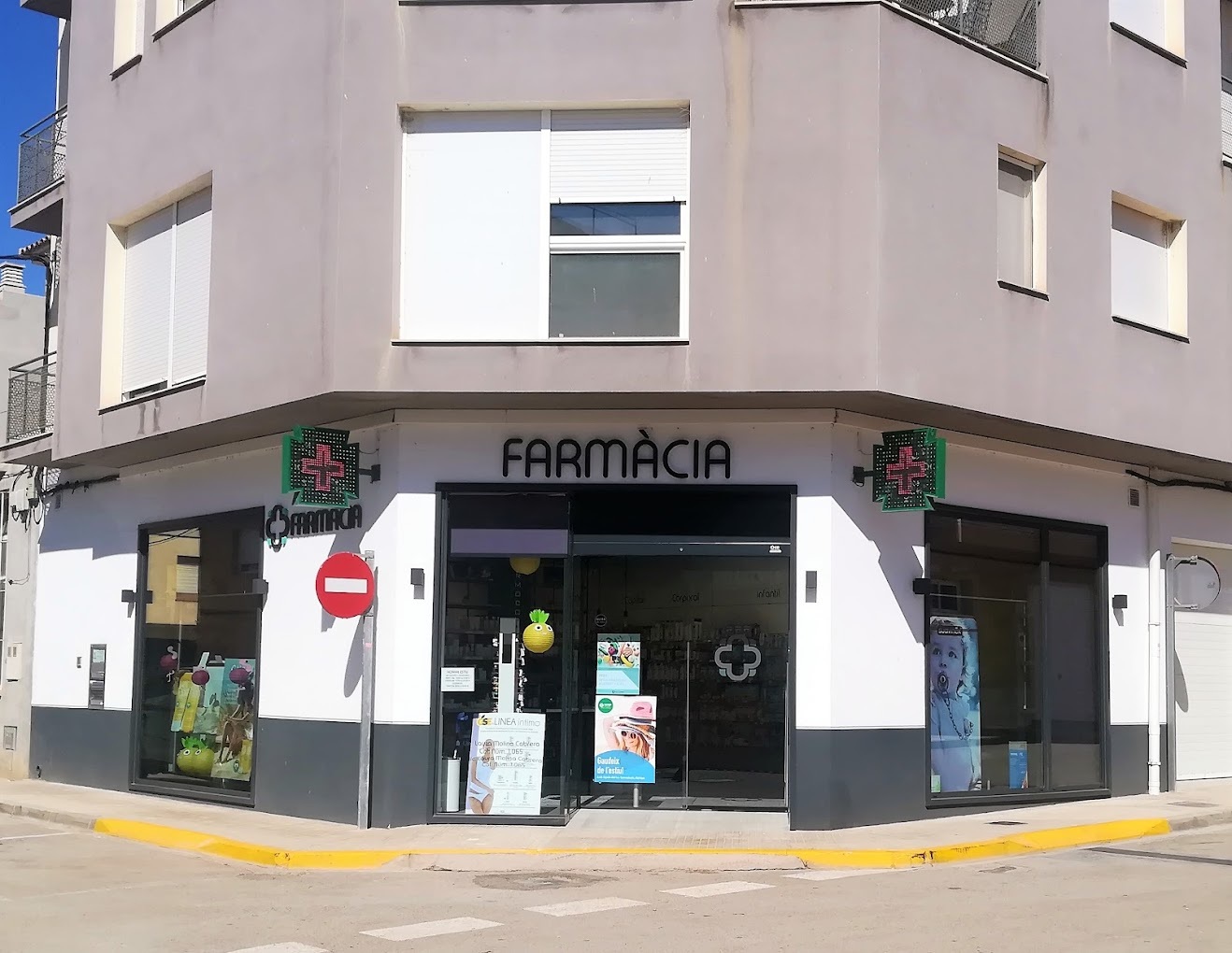 Exterior de la Farmacia Fra, en A Coruña