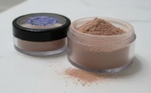 Vegan All Over Facial Concealer in Salmon Vegan All Over Facial Concealer in Salmon
