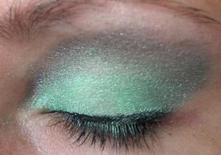 Pressed Vegan Mineral Eyeshadow - Peacock Green