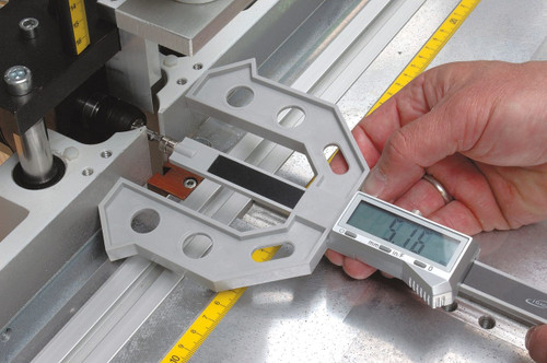 Hoffmann Digital Multi Gauge, adjusting router bit Hoffmann Digital Multi Gauge, adjusting router bit