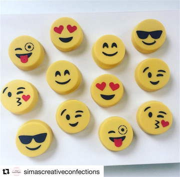 Emojis Cookie or Cupcake Stencil Set