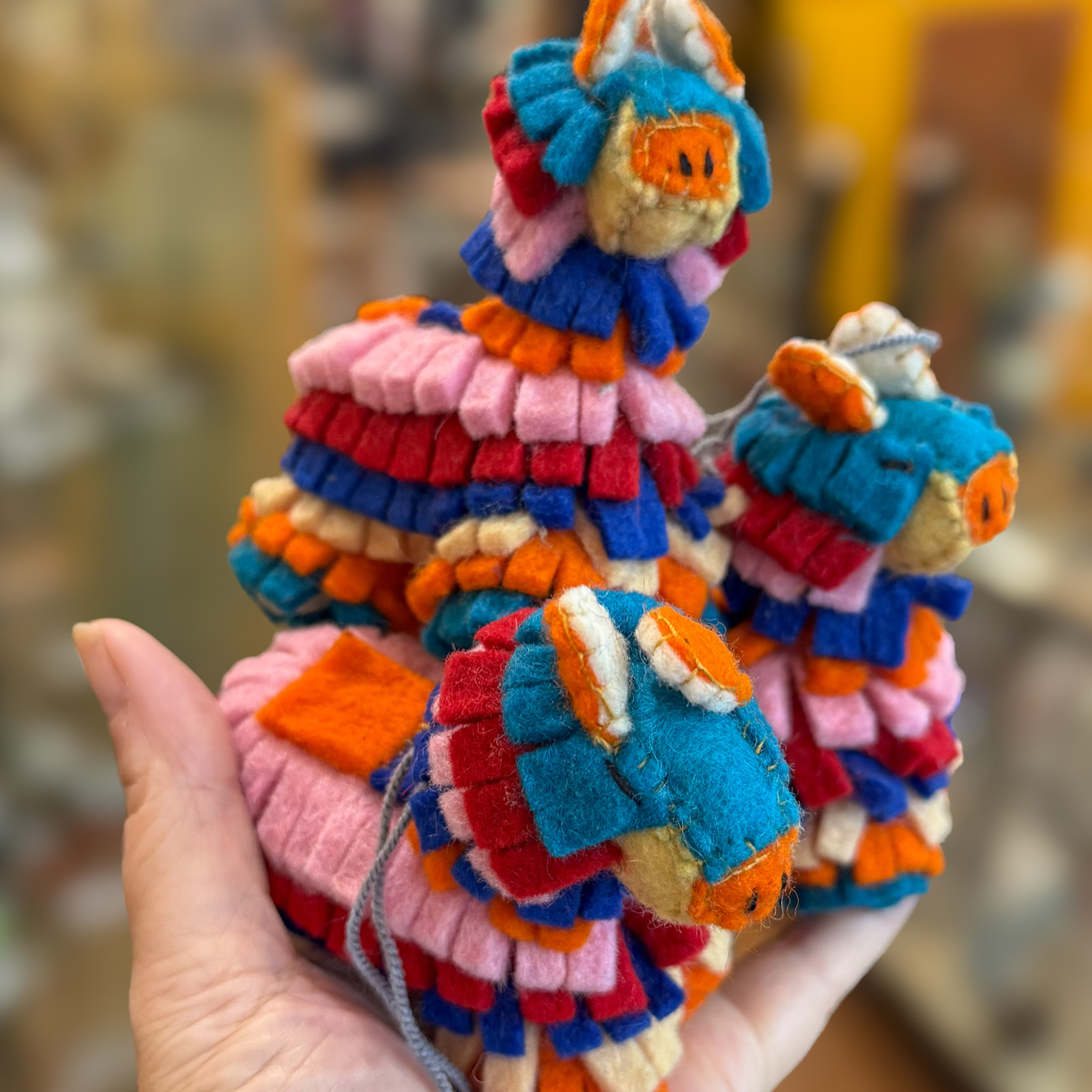 groupoffeltpinata.jpg
