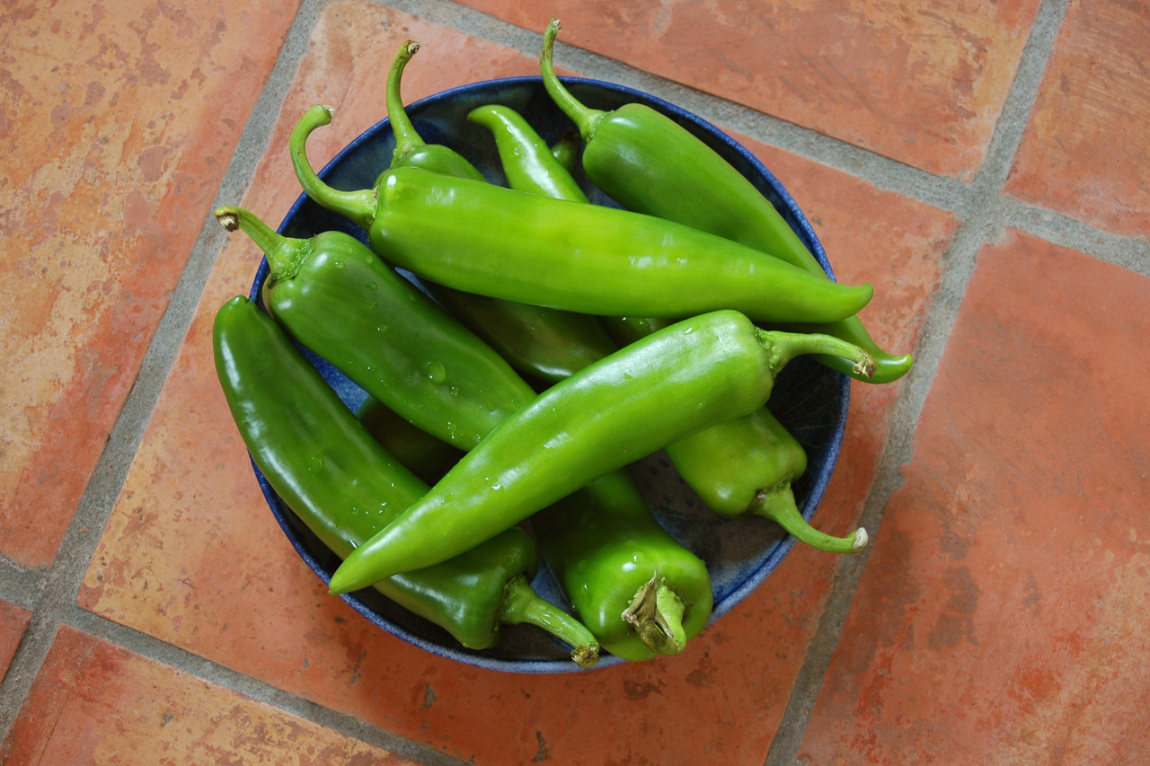 Organic Anaheim Peppers 1 lb Desert Spoon Food Hub