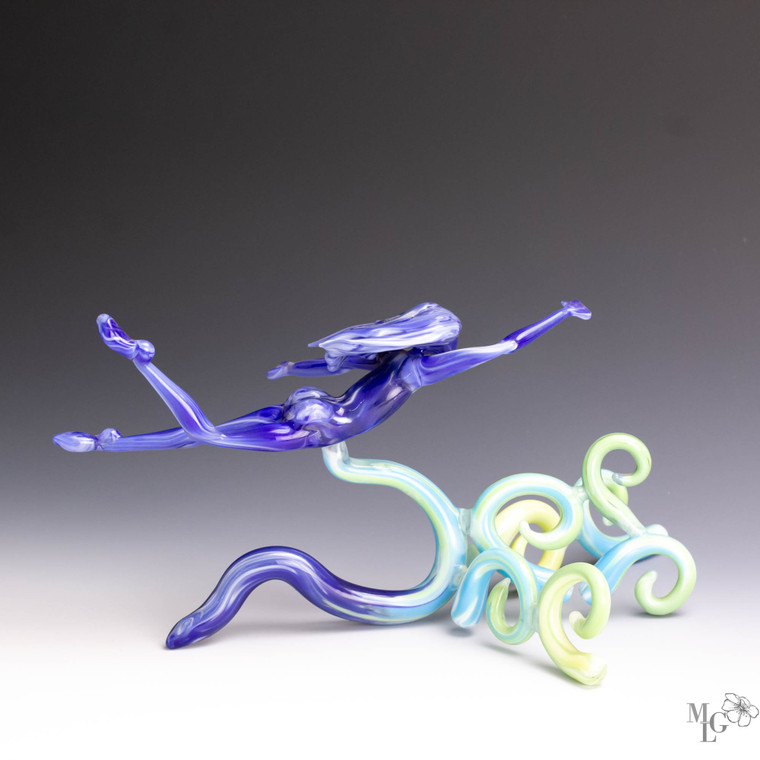 Open Water Swimmer - Female Figure

Blue Glass Open Water Swimmer Sculpture
Swimming Female figure over the rolling waves of the sea
