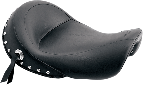 MUSTANG Solo Studded Seat - FXD '06-'17 76106