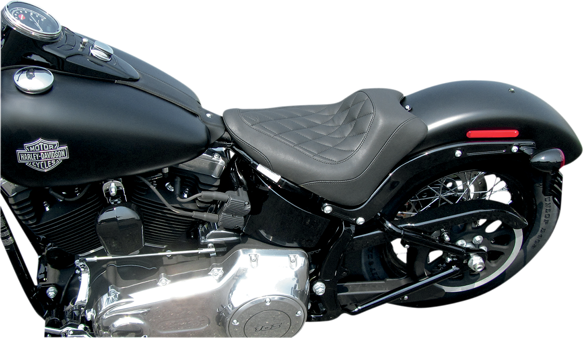 Mustang Wide Tripper Solo シート　ハーレー　ダイナ Mustang Wide Tripper Solo Seat Black Diamond 76762 - J J