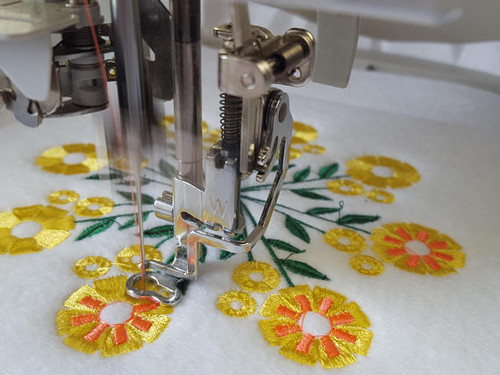 Sunflower - Circle of Flowers Collection #04 Machine Embroidery Design