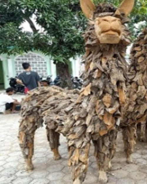 Teak Alpaca