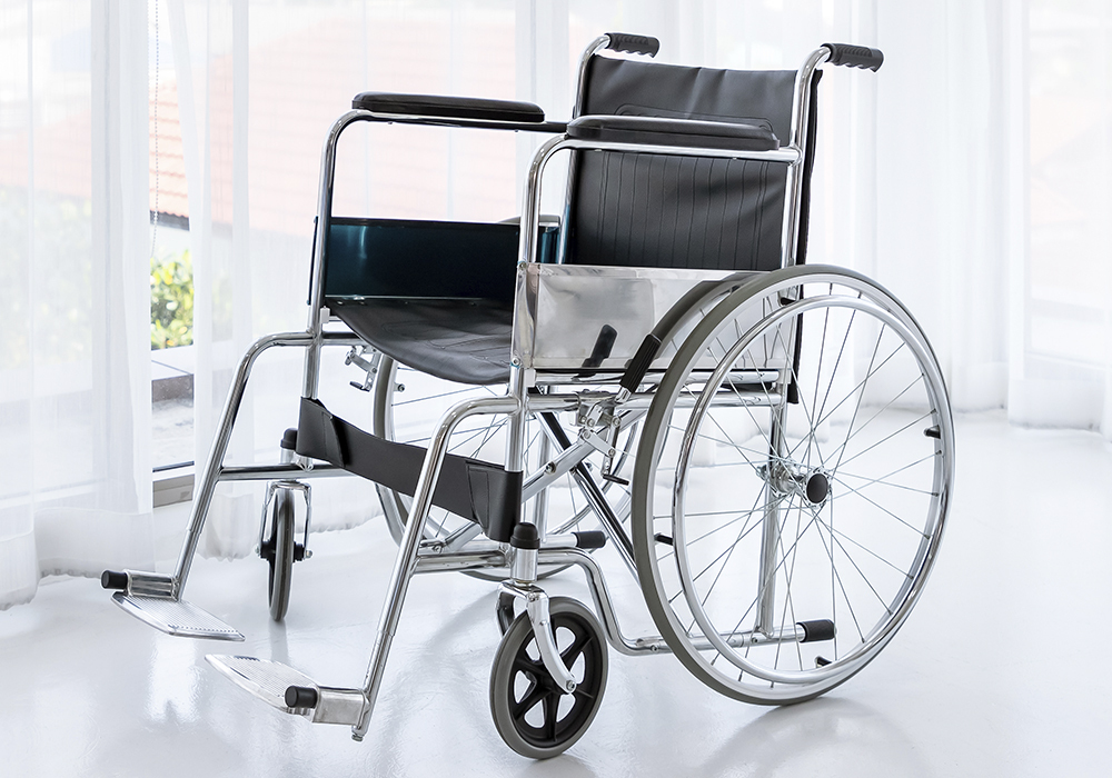 Alquiler y venta de sillas de ruedas en Farmacia Parque Gasset en Ciudad Real