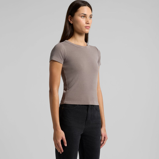 A fitted ribbed t-shirt in a faded taupe colour, featuring a simple round neckline and short sleeves.