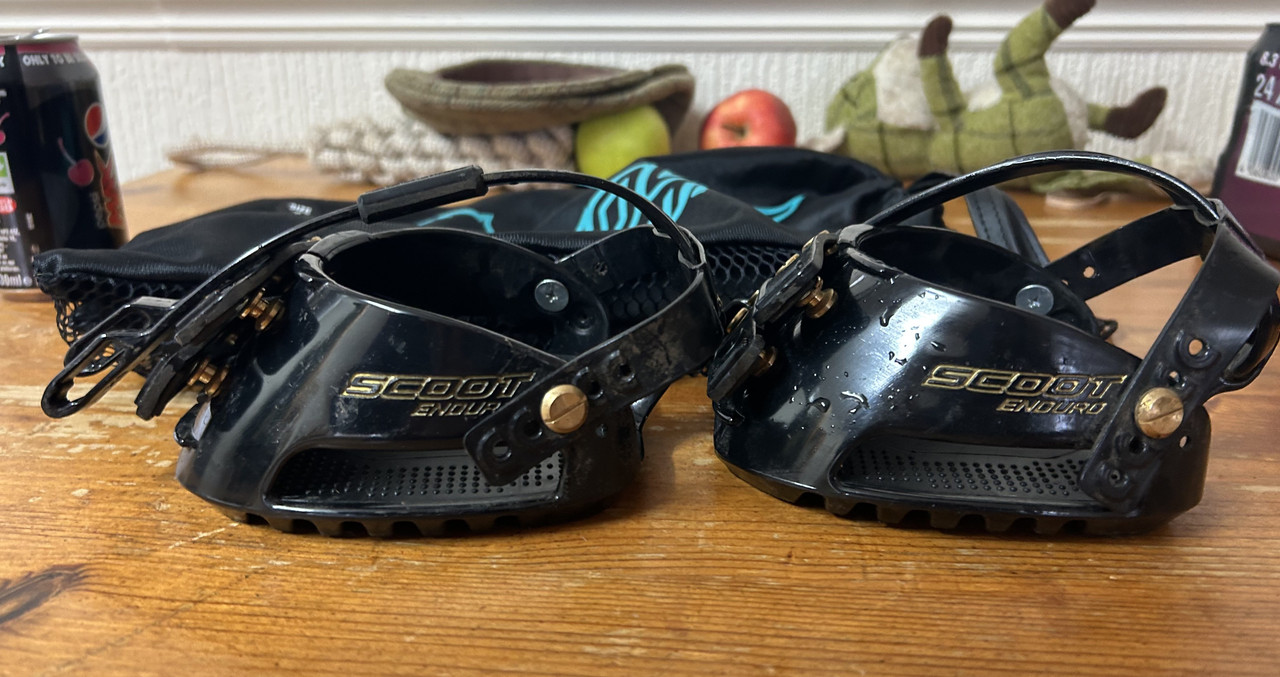 Almost new! Scoot Boot Enduro Hoof Boot size 0 Slim (pair)