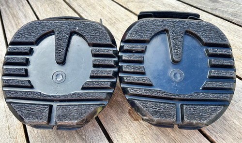 Almost New! Scoot Boot Classic Hoof Boots size 3 Regular (1 pair)