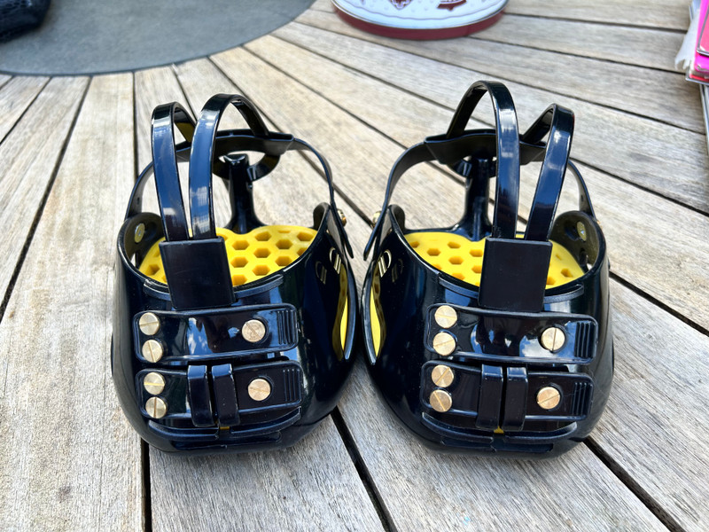 Used Scoot Boot TheraRide Hoof Boots size 4 (1 pair)