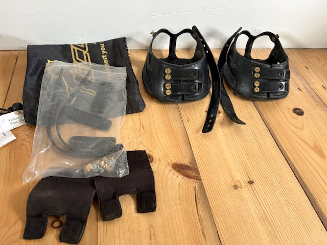 Used Scoot Boot Classic Hoof Boots size 3 Regular (1 pair)