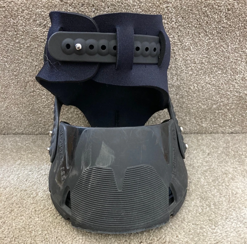Used Flex Boot Hoof Boots size 135 Regular (1 single)