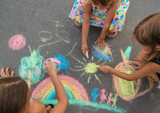 4t37ocgouh14r45kov2ichlo2v-13335_Bertie_Sidewalk_chalk_in_drum_20pc_Lifestyle_1.jpg