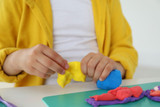huncm9brq53mhdhohskv84314m-11469_Crayola_Model_Magic_Lifestyle_1.jpg