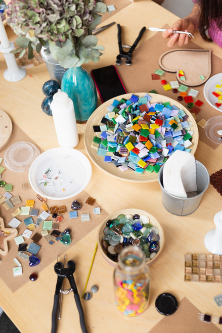 grdofrut6l5dvcie1njp85km0u-13155_Mandala_Art_Glass_Mosaic_Tiles_Ocean_Theme_2.5x2.5cm_500g_Lifestyle.jpg